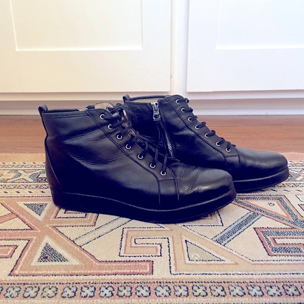 Ukies // Women’s Black Lace Up Ankle Booties Size 9